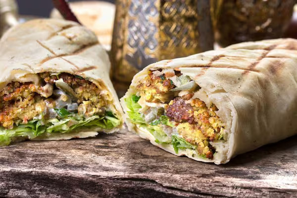 Kebab de Falafel (vegetariano) + molho taratur