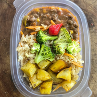 STROGONOF VEGANO C/ ARROZ INTEGRAL 220 GRAMAS Congelado.