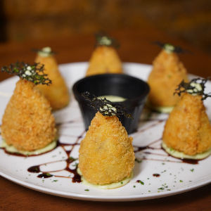 COXINHA DE FRANGO E BACON