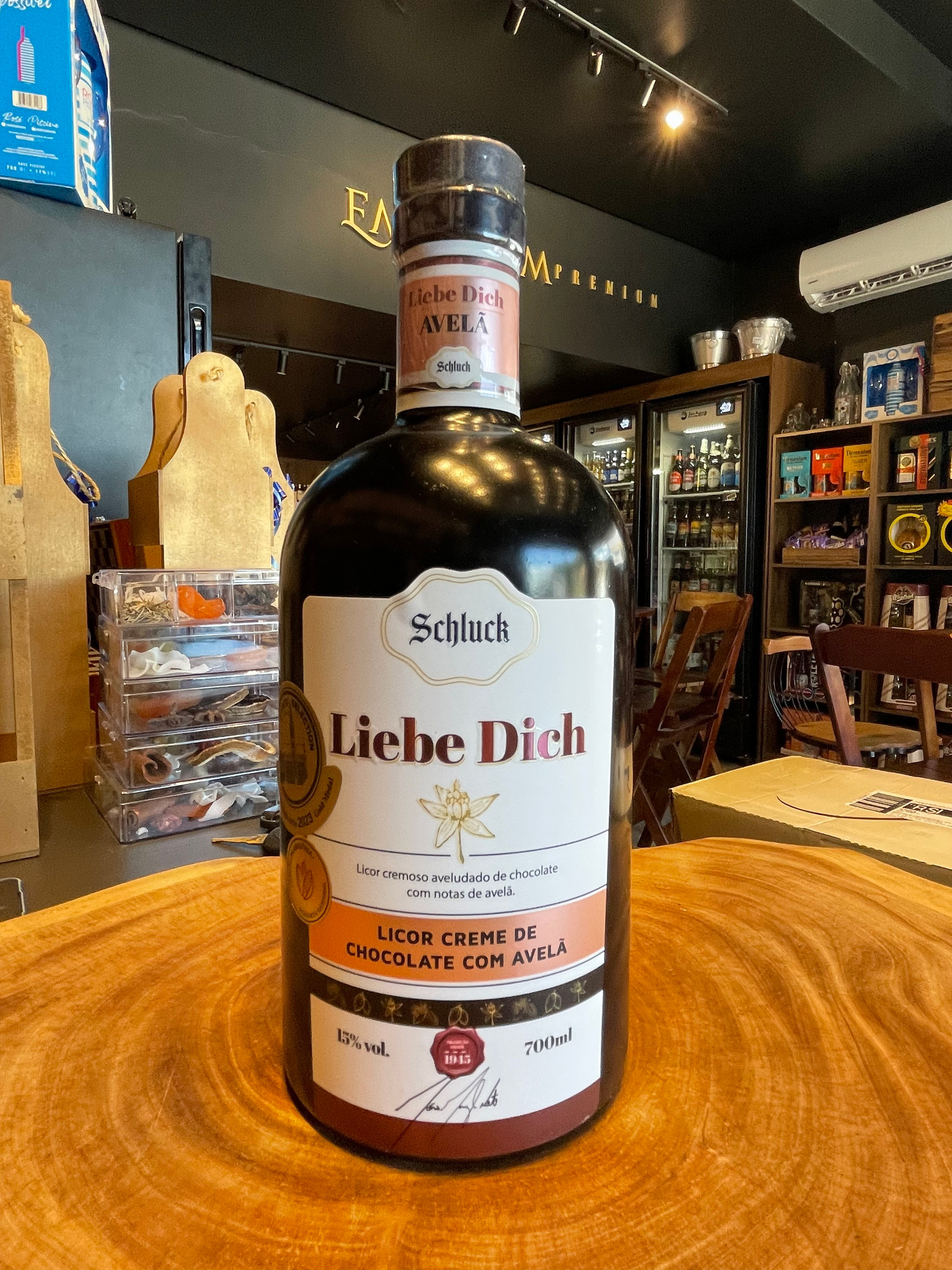 Schluck Licor de Creme de Chocolate com Avelã 