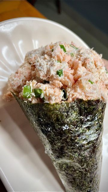Temaki filadélfia- salmao grelhado