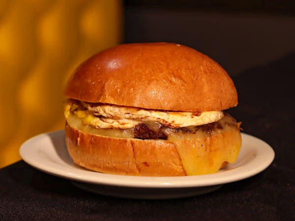 X-Egg Pirata + Fritas + Refri
