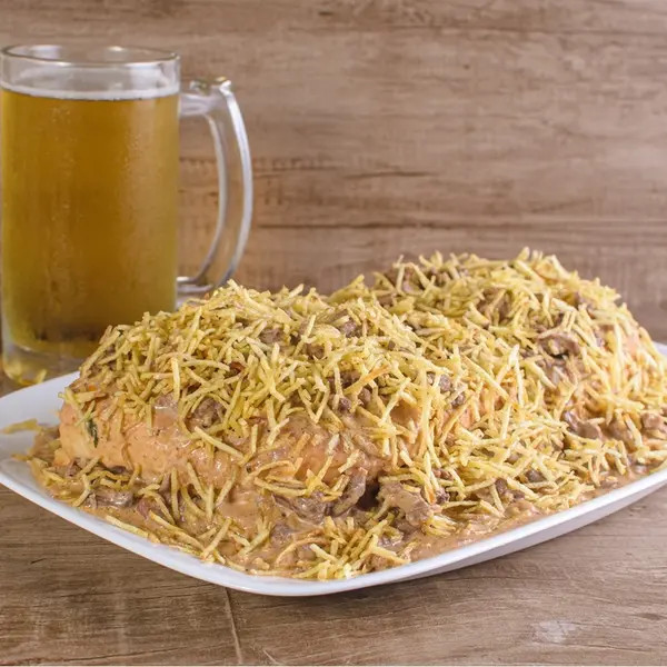 Xis fricasse de frango com batata palha (meio)