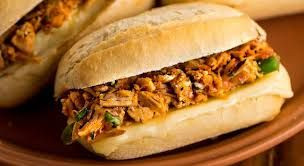 SANDUICHE PERNIL DESFIADO