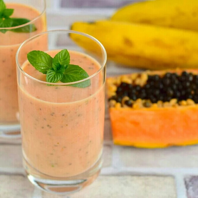 VITAMINA DE BANANA COM MAMÃO