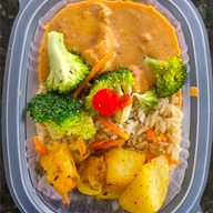 STROGONOF DE FRANGO (C/ LACTOSE) C/ ARROZ INTEGRAL 320 GRAMAS Congelado