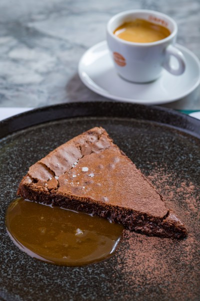BOLO CREMOSO DE CHOCOLATE