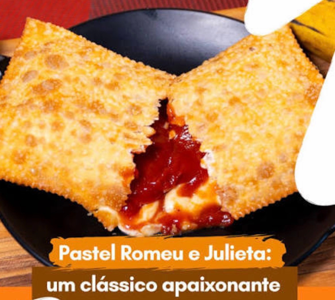 PASTEL GOIABADA COM QUEIJO