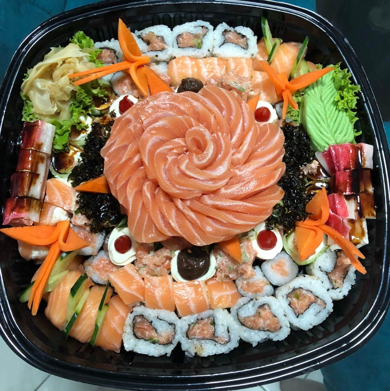 Combinado de salmão ( 3 pessoas)