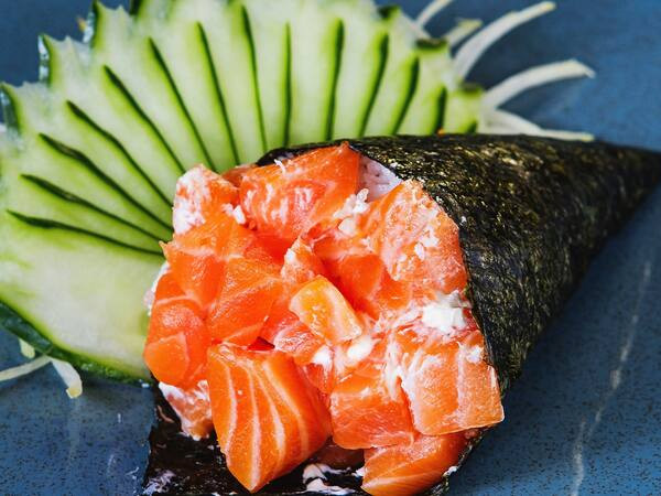 Temaki de salmão fresco
