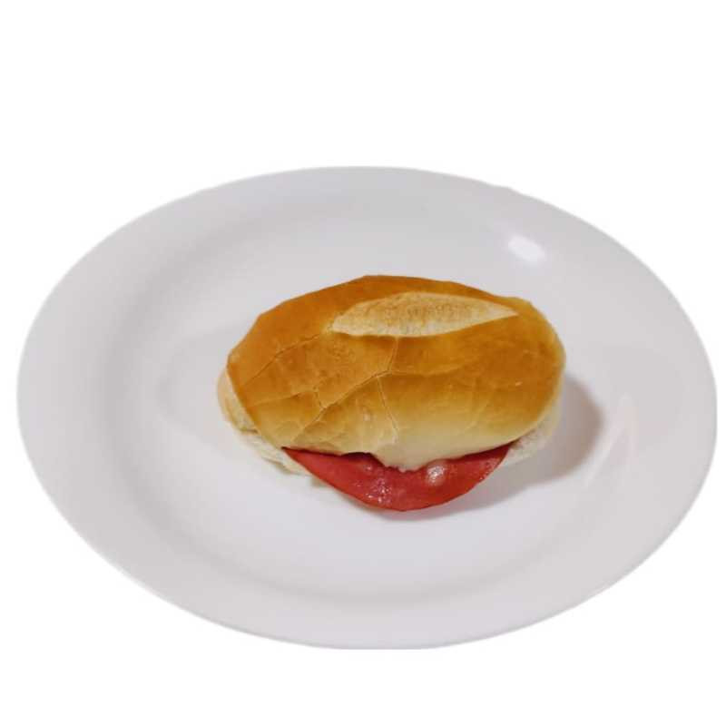 535 - Pão c/ Margarina e Mortadela