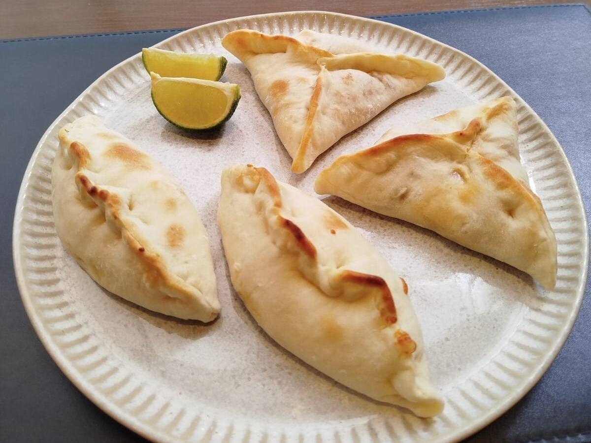 COMBO ESFIHAS FECHADAS 2CARNE E 2QUEIJO