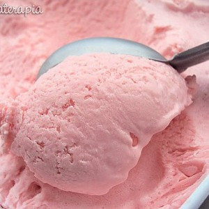 CREME DE MORANGO 300ML
