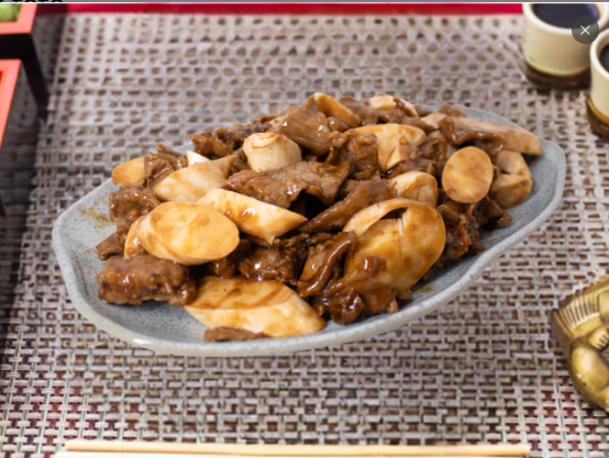 Carne de vaca com broto bambu e champignon
