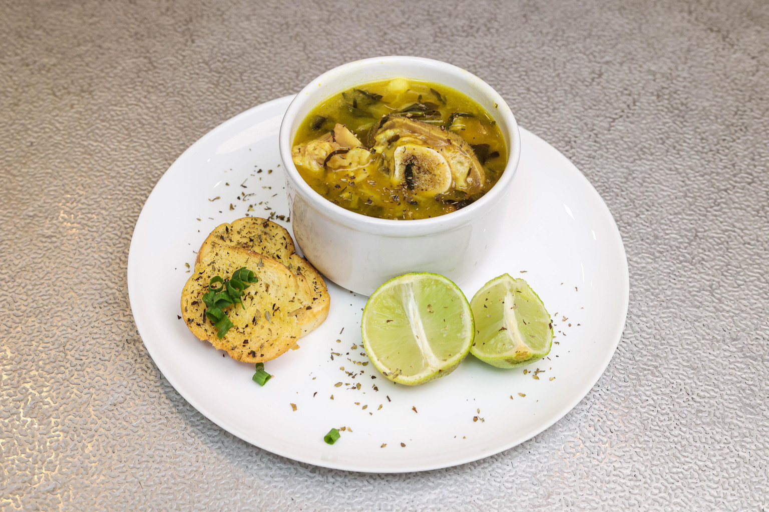 Caldo de Mocoto com legumes 