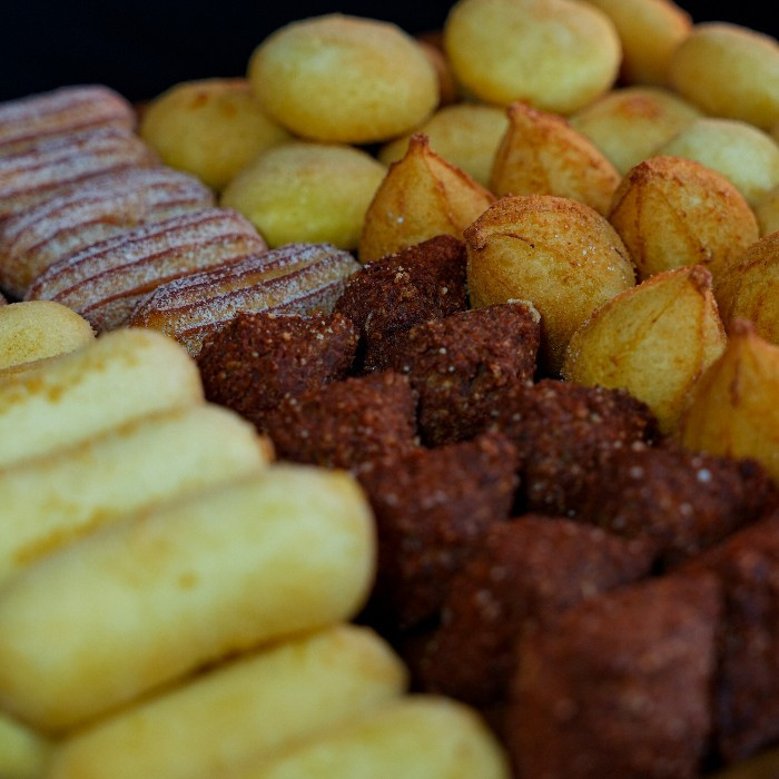 KIT 150 SALGADINHOS FRITOS VARIADOS