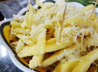 PORCAO FRITAS COM QUEIJO