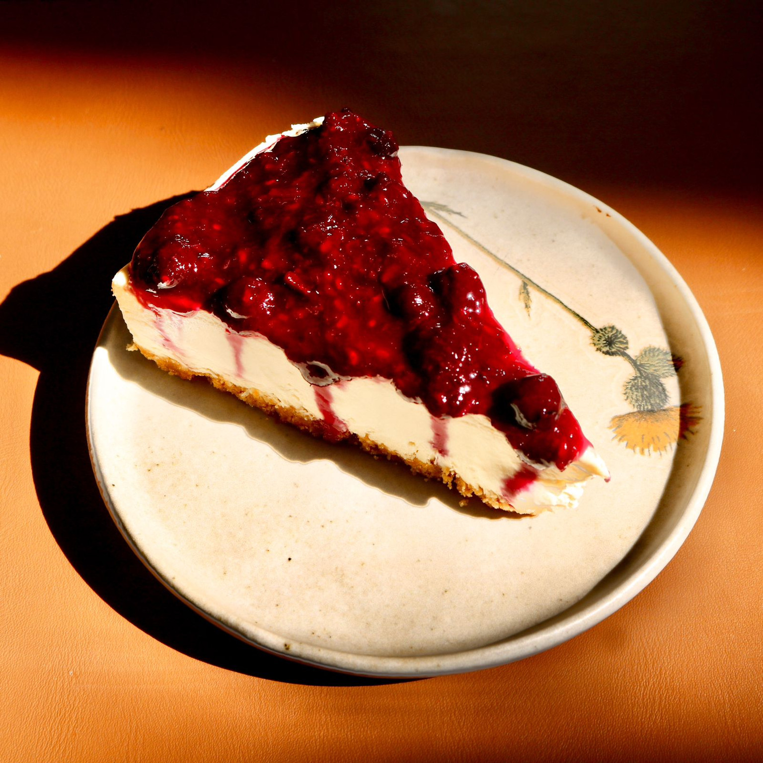 CHEESECAKE DE FRUTAS VERMELHAS