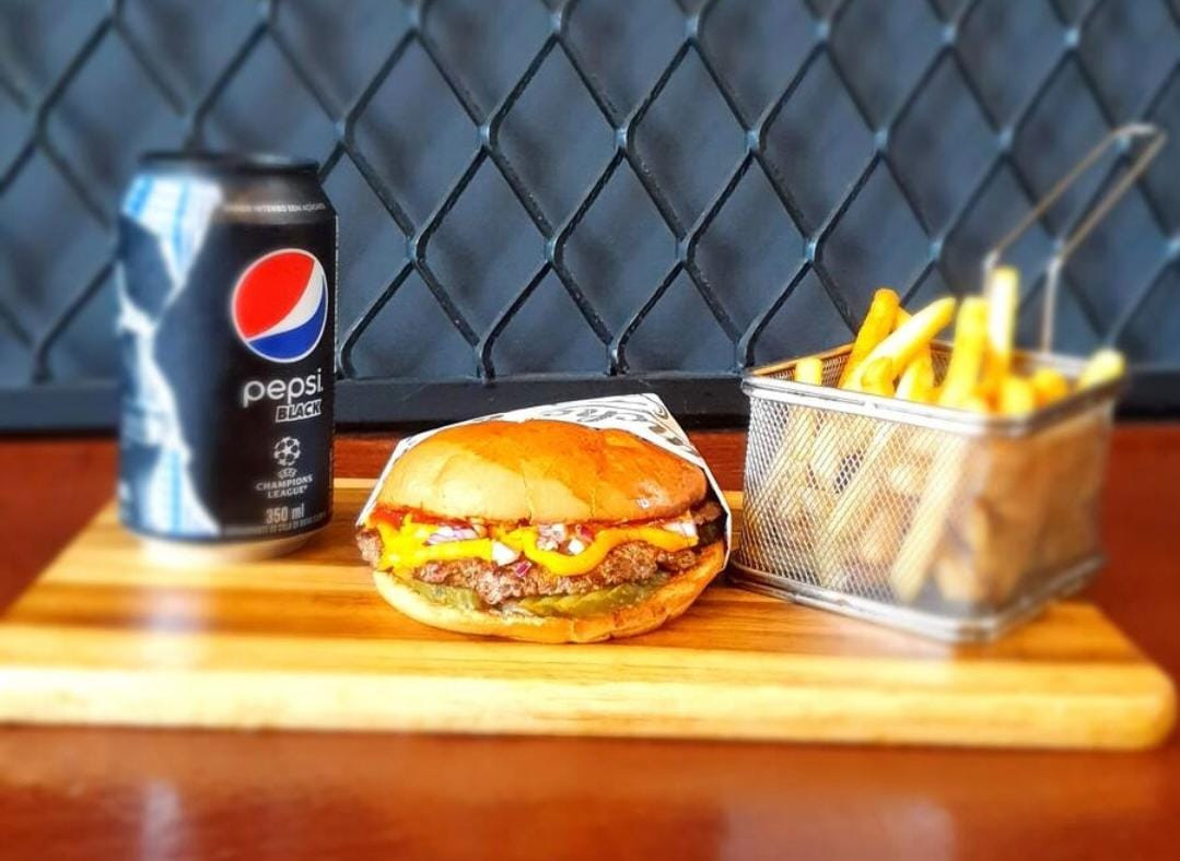 Queridinho+batata+Pepsi black lata