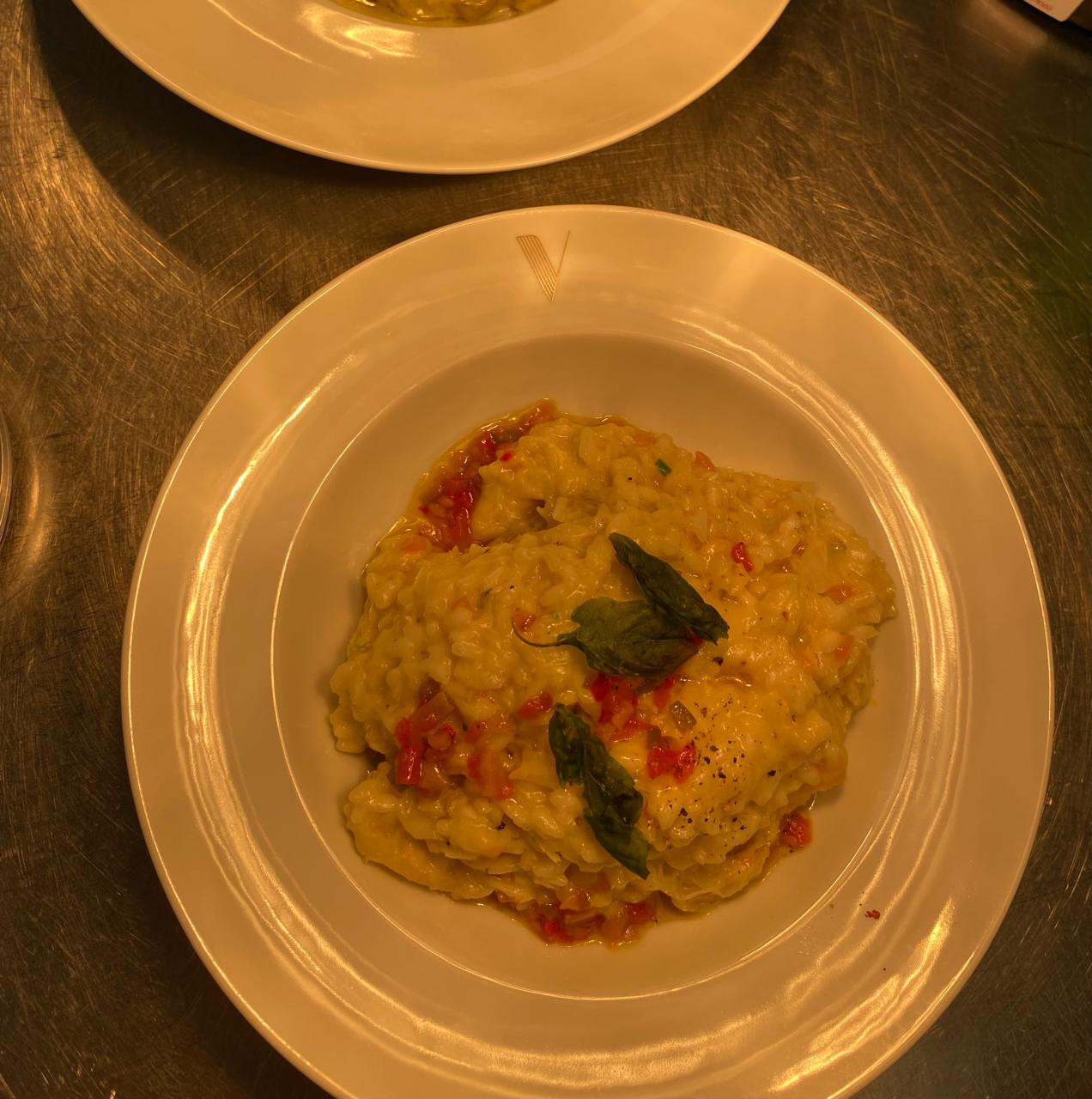 Risoto de bacalhau com pimentões marinados