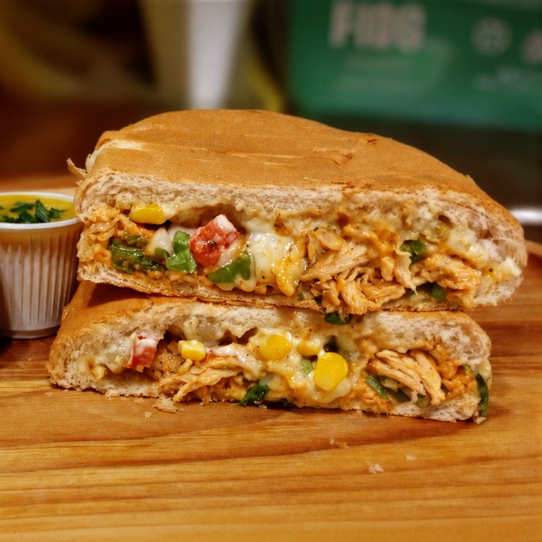 CACHORRO STROGONOFF DE FRANGO