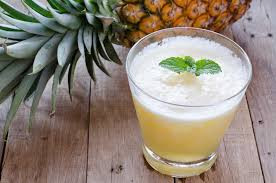 ABACAXI COM ÁGUA