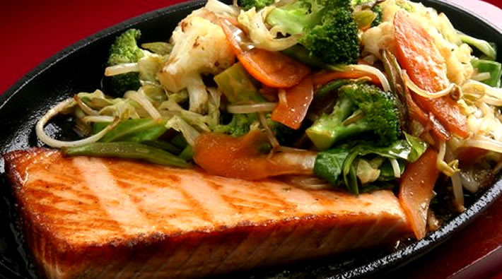 TEPPAN DE SALMÃO ESPECIAL (180G)