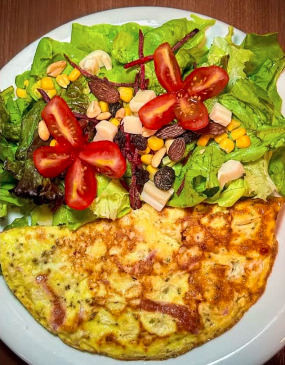SALADA COM OMELETE