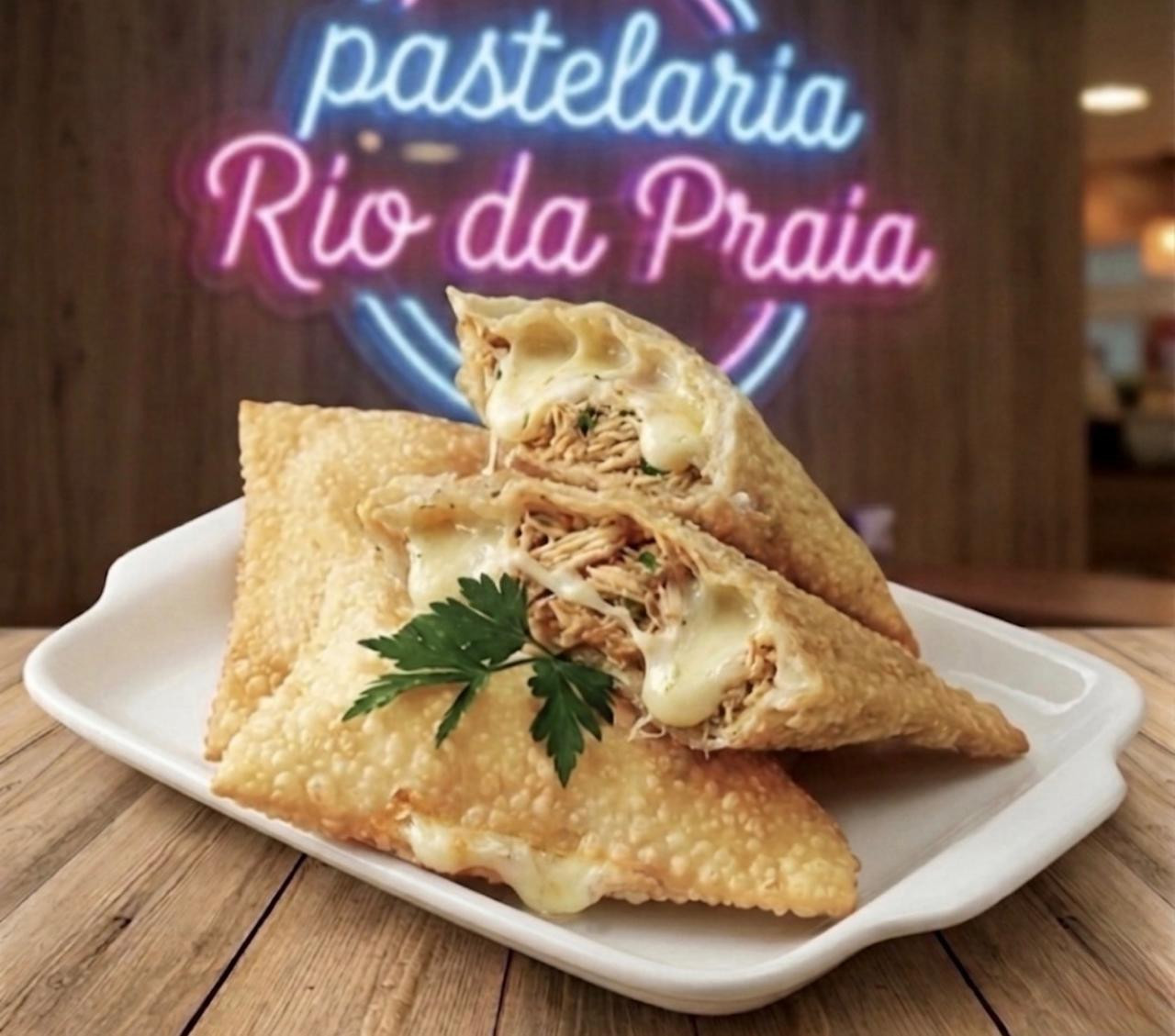 Pastel de Frango com Queijo