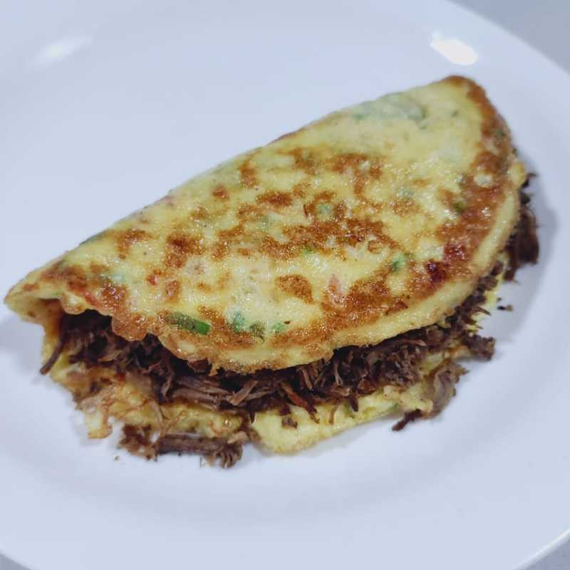 582 - Omelete de Carne Seca/Queijo 2 ovos
