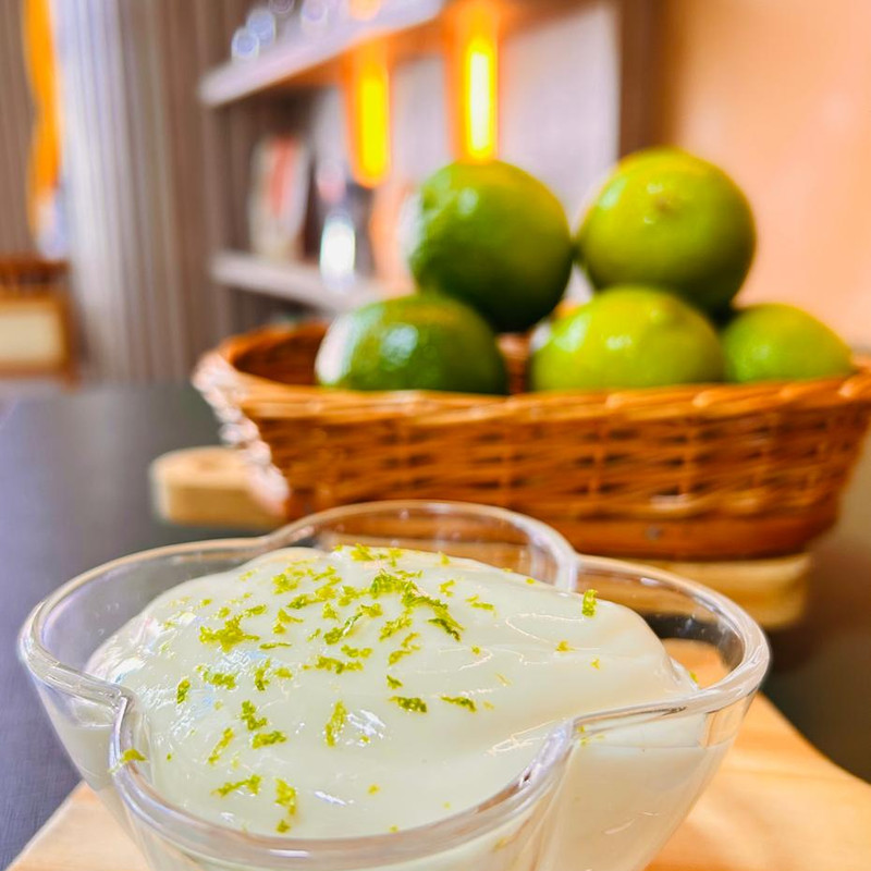 COBERTURA DE MOUSSE DE LIMÃO