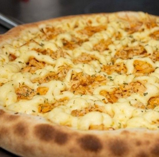 PIZZA DE FRANGO COM CREAM CHEESE