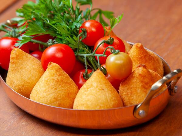 Coxinha de Frango com Catupiry Pacote