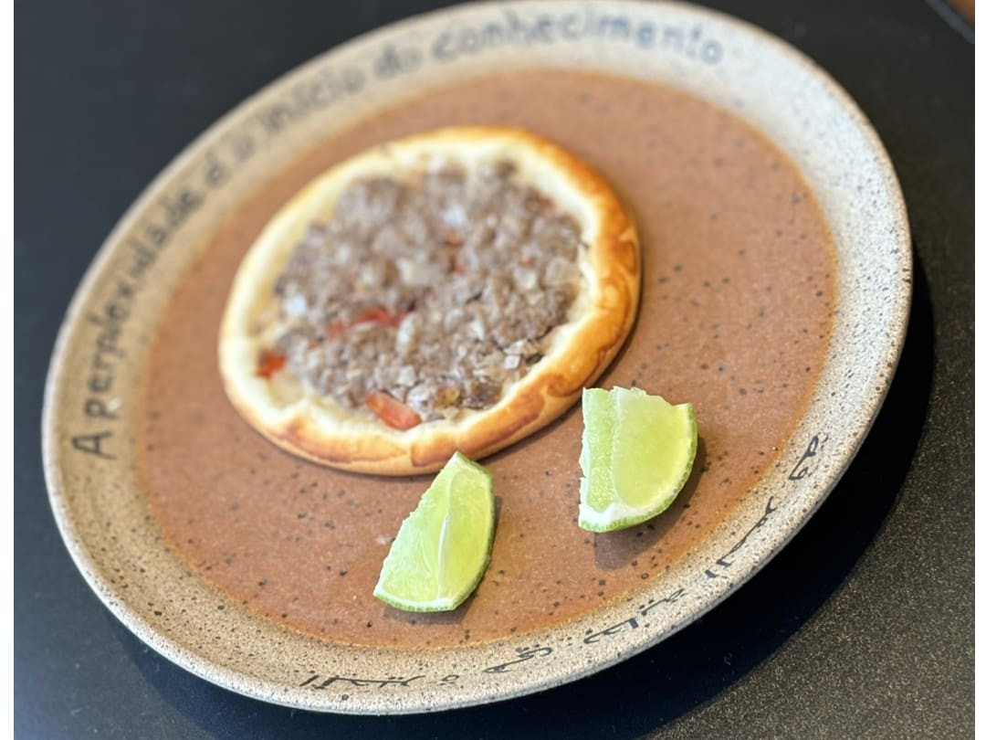 ESFIHA ABERTA DE CARNE