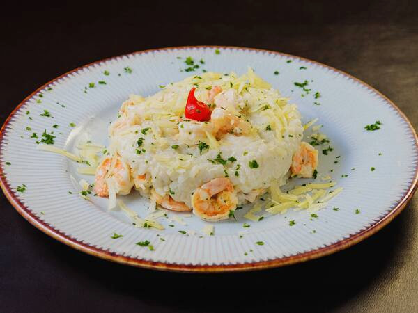 Risoto de Camarão ao Molho Branco