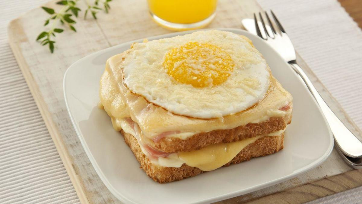 SANDUICHE QUEIJO MANTEIGA COM OVO