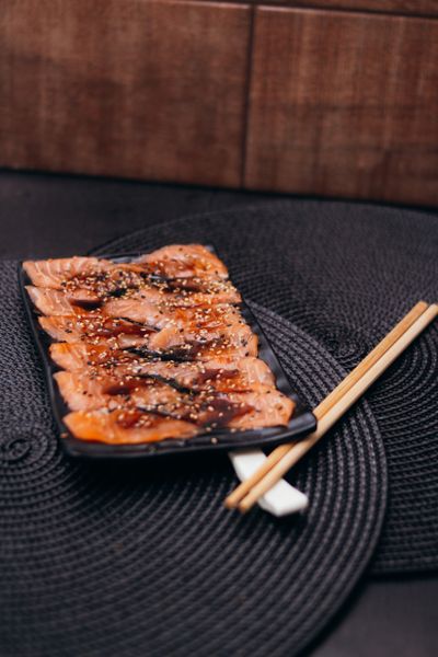 CARPACCIO SALMÃO MOLHO PONZO