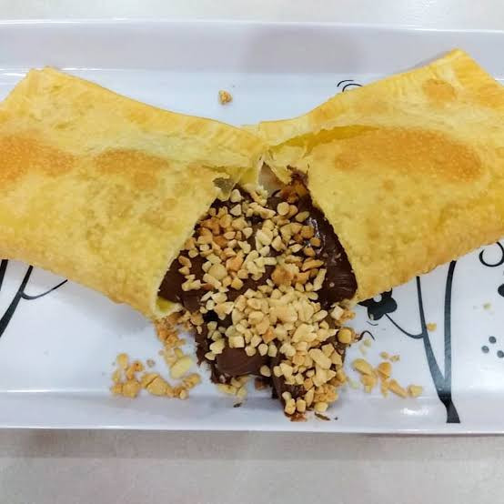 PASTEL CHOCOLATE COM AMENDOIM