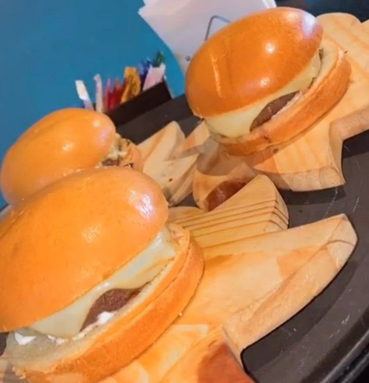 Kids Cheesebuguer