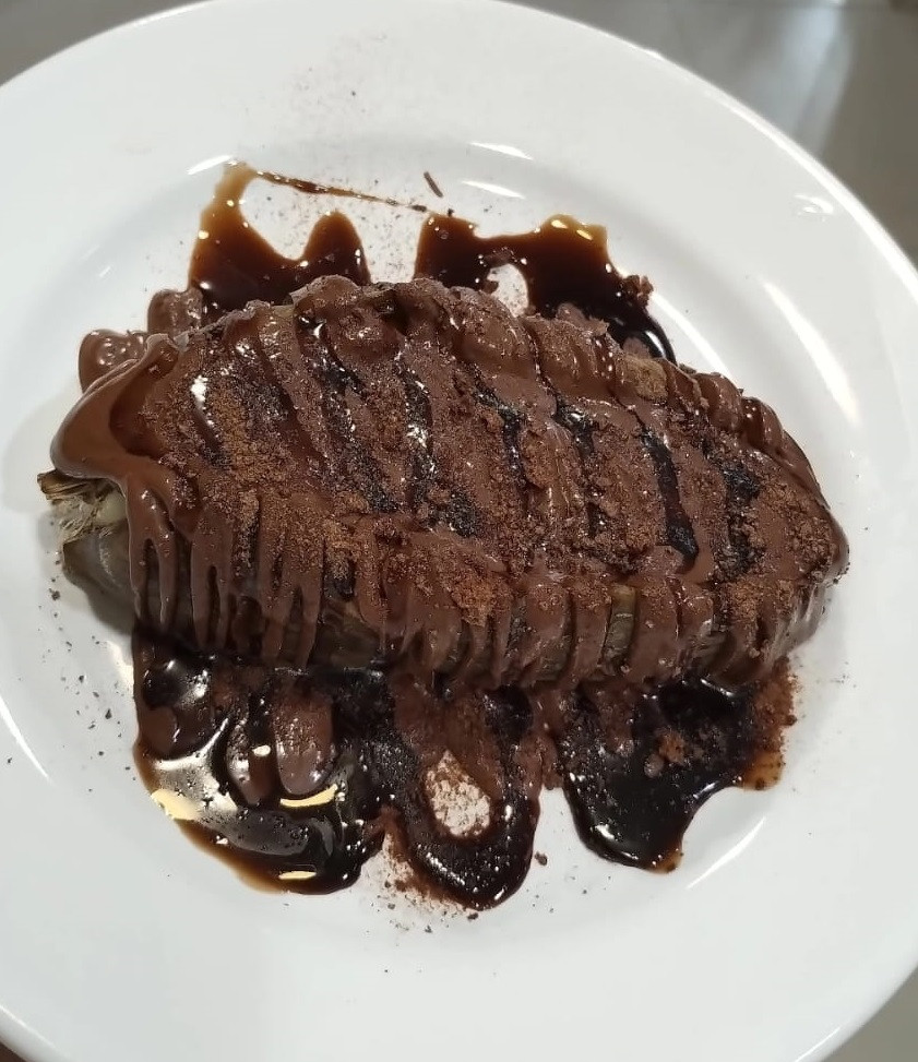 BANANA RECHEADA DE CHOCOLATE PRETO