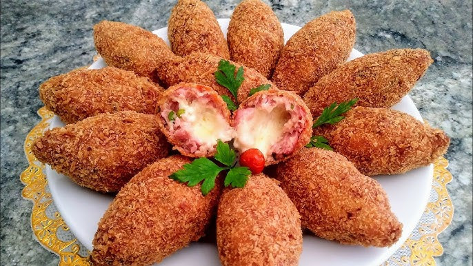 Bolinho De Toscana Com Provolone