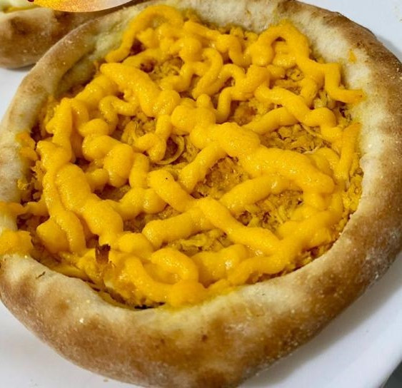 ESFIHA FRANGO C/ CHEDDAR