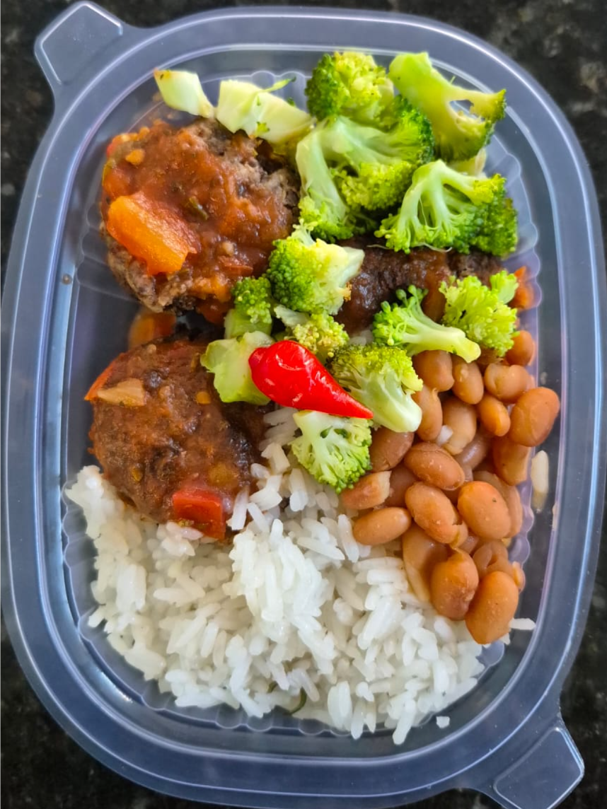 ALMÔNDEGAS VEGANA C/ ARROZ 220 GRAMAS Congelado.