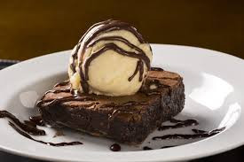 BROWNIE COM SORVETE