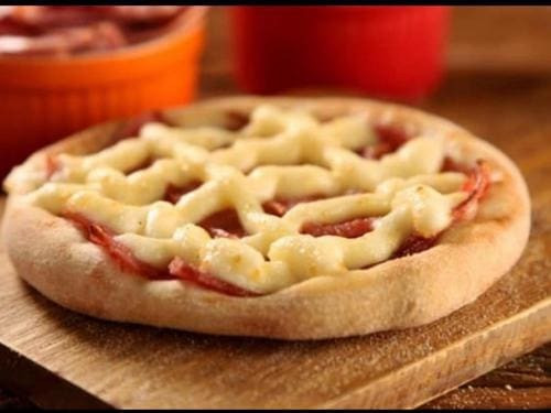 Esfiha de Calabresa com catupiry