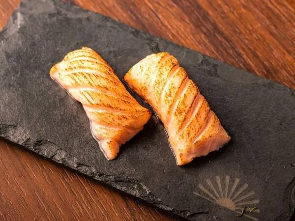 8 peças Niguiri salmão selado