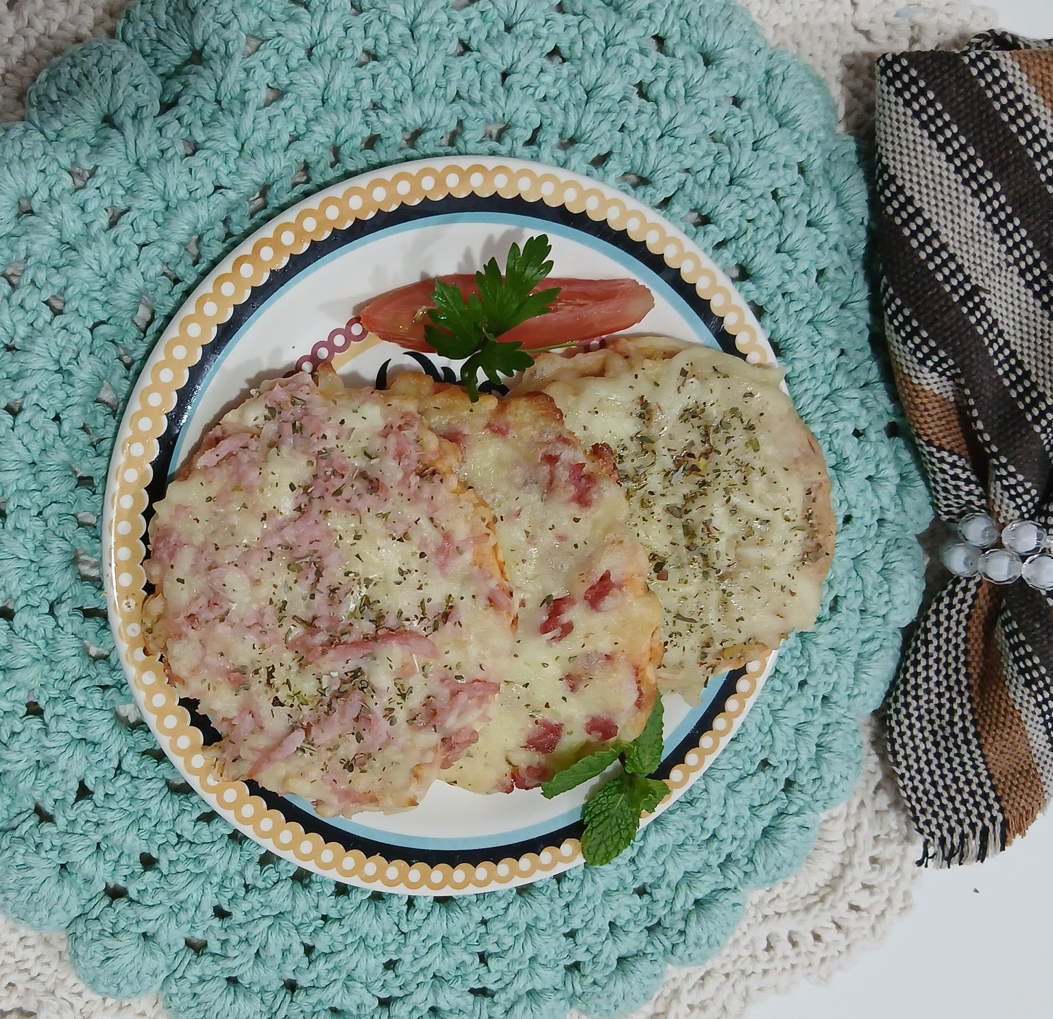 Mini-Pizzas (recheios variados - Embalagem com 6 unid.)