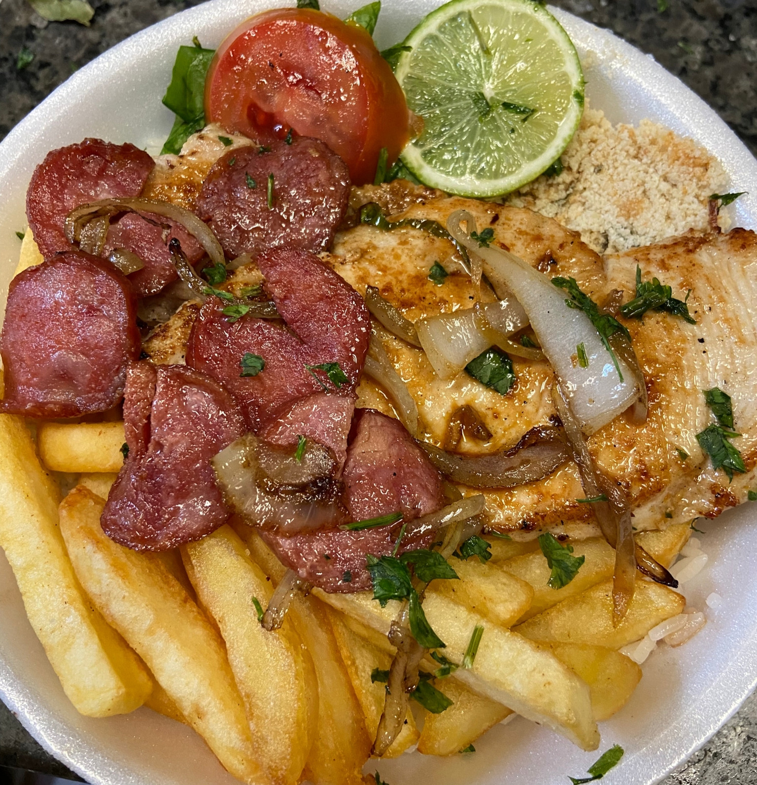 FILÉ DE FRANGO GRELHADO C/ CALABRESA 