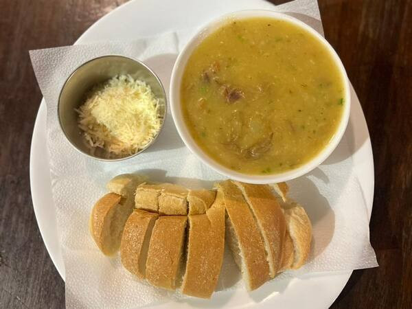 Caldo de Mandioca com Costela