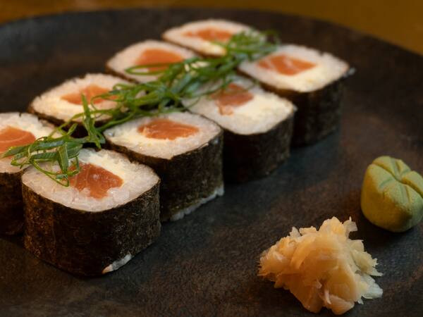 HOSSOMAKI DE SALMÃO